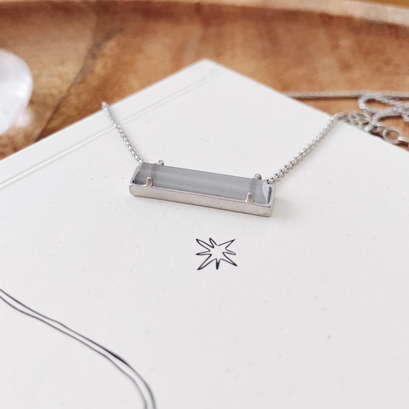 Kendra Scott Leanor Pendant Necklace in Silver - Picture 4 of 9